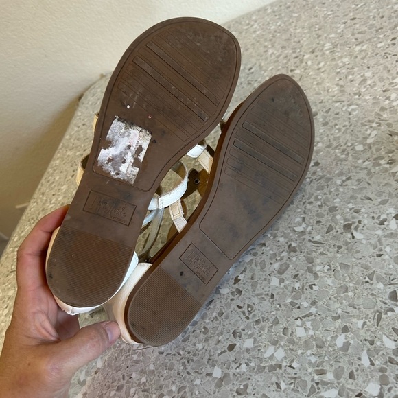 Life stride Soft System 7 1/2 White Strappy Sandals - Picture 7 of 7